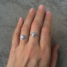 Load image into Gallery viewer, Flower stacking ring