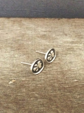 Load image into Gallery viewer, Sterling silver flower stud earrings