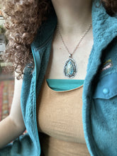 Load image into Gallery viewer, Birds and cloud pendant