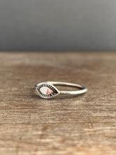 Load image into Gallery viewer, Eye stacking ring
