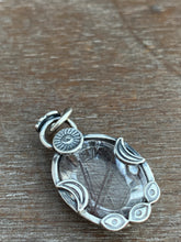 Load image into Gallery viewer, Rutilated quartz