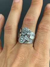 Load image into Gallery viewer, Medium Size 7.5 moon and feathers shield ring