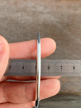 Load image into Gallery viewer, Sterling silver plain 8ga bangle