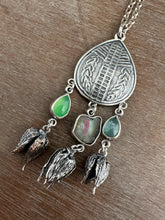 Load image into Gallery viewer, Seed pods Medallion