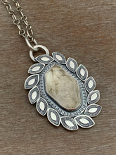 Load image into Gallery viewer, Tibetan quartz medallion