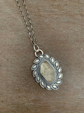 Load image into Gallery viewer, Tibetan quartz medallion