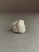 Load image into Gallery viewer, Medium Size 7.5 sacred heart shield ring