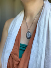 Load image into Gallery viewer, Crazy lace agate medallion