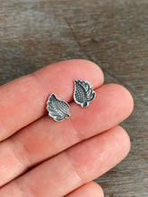 Load image into Gallery viewer, Wing stud earrings