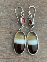 Load image into Gallery viewer, Agate and garnet earrings