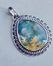Load image into Gallery viewer, Plume agate doublet medallion