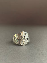 Load image into Gallery viewer, Small size 6 oak leaf and moon shield ring