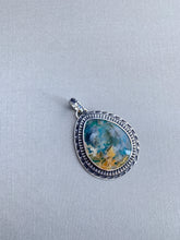 Load image into Gallery viewer, Plume agate doublet medallion