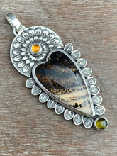 Load image into Gallery viewer, Montana agate Sacred Heart pendant