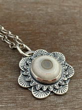 Load image into Gallery viewer, Eye agate medallion