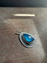 Load image into Gallery viewer, Labradorite pendant