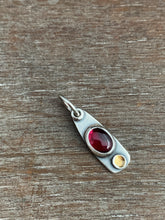 Load image into Gallery viewer, Tiny Garnet Charm with 24k Keum Boo
