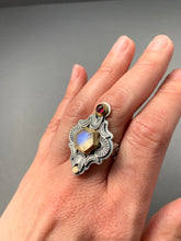 Load image into Gallery viewer, Moonstone and tourmaline ring set in 22k gold