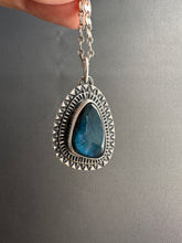 Load image into Gallery viewer, Labradorite pendant