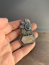 Load image into Gallery viewer, Lion with a silver sapphire and a Fenster quartz