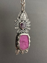 Load image into Gallery viewer, Cobalto Calcite and Ruby Medallion