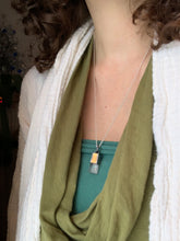 Load image into Gallery viewer, Icy Quartz crystal necklace 1