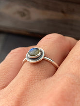 Load image into Gallery viewer, Labradorite ring size 7