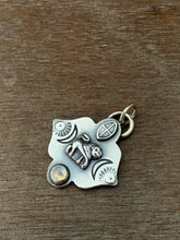 Load image into Gallery viewer, Small lion and moonstone pendant