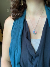 Load image into Gallery viewer, Vibrant Monstera Leaf Charm Set with Grey Spinel