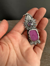 Load image into Gallery viewer, Cobalto Calcite and Ruby Medallion