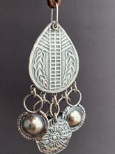 Load image into Gallery viewer, Jingly Medallion