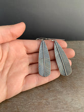 Load image into Gallery viewer, Medium/large Stamped silver feather earrings