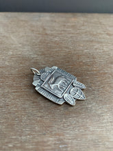 Load image into Gallery viewer, Sterling silver deer pendant