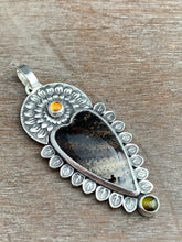 Load image into Gallery viewer, Montana agate Sacred Heart pendant