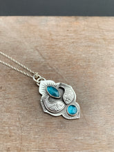 Load image into Gallery viewer, Fish Kiss Necklace