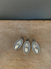 Load image into Gallery viewer, Sacred heart pendant