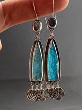 Load image into Gallery viewer, Apatite and moonstone earrings with dangling dots
