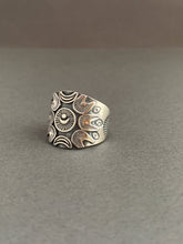 Load image into Gallery viewer, Medium Size 7 moon shield ring