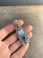 Load image into Gallery viewer, Mossy agate and garnet bear pendant