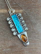 Load image into Gallery viewer, Apatite and Montana agate medallion