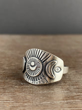 Load image into Gallery viewer, Triple moon ring size 8