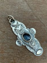 Load image into Gallery viewer, Dendritic Peruvian Opal Owl Pendant