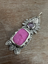 Load image into Gallery viewer, Cobalto Calcite and Ruby Medallion