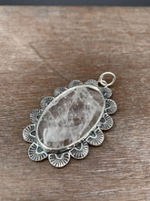 Load image into Gallery viewer, Quartz pendant