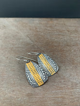 Load image into Gallery viewer, Keum Boo Ladder Pattern Earrings