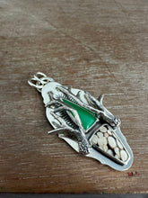 Load image into Gallery viewer, Peanut wood and chrysoprase antler medallion