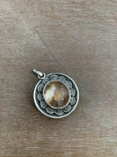 Load image into Gallery viewer, Included quartz double sided medallion