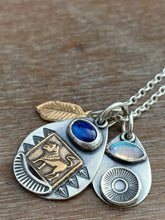 Load image into Gallery viewer, Bronze lion charm set