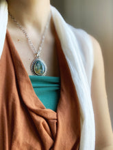 Load image into Gallery viewer, Plume agate doublet medallion