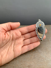 Load image into Gallery viewer, Montana agate Sacred Heart pendant